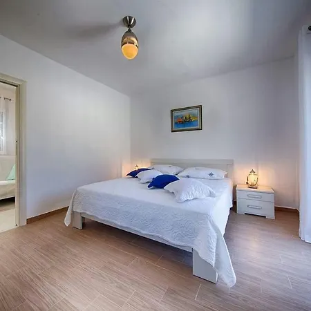 Molo Trovna Apartment *